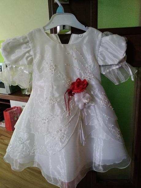 Dievčenské šaty, 110