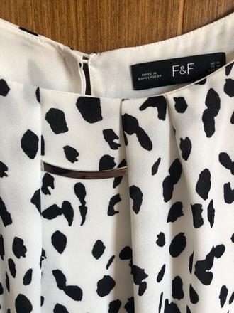 Bielocierne saty s ozdobnou sponou46, f&f,46