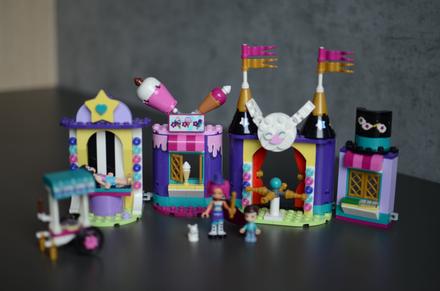 Lego friends 41687 čarovné stánky v lunaparku, 