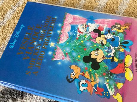 Veselé vianoce s mickey mousom a jeho priateľmi,