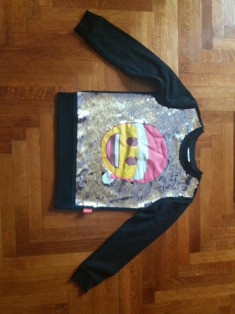 Mikina s pretacacimi flitrami 152, c&a,152