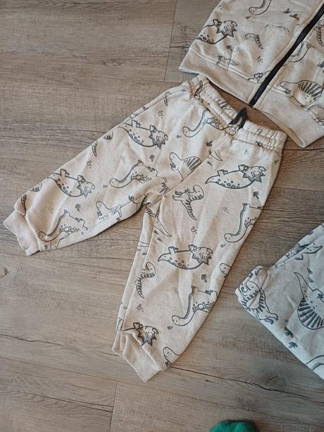 Teplákoch súpravy, 92