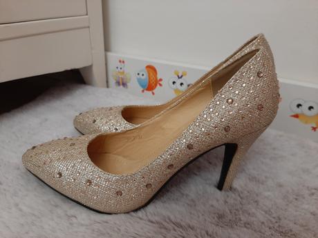 Kamienkové lodičky, 37