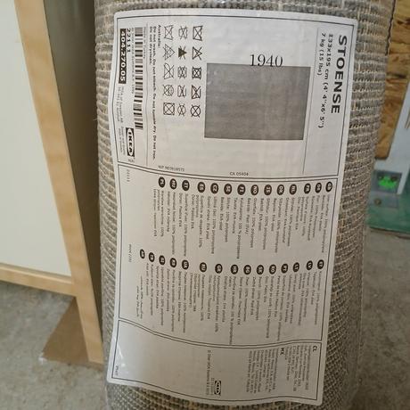 Sivý koberec stoense ikea,