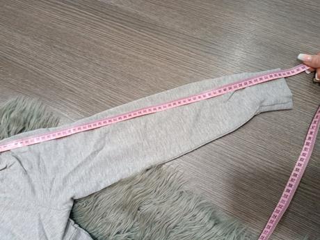 Mikina s trblietavým lemom veľ. s, s