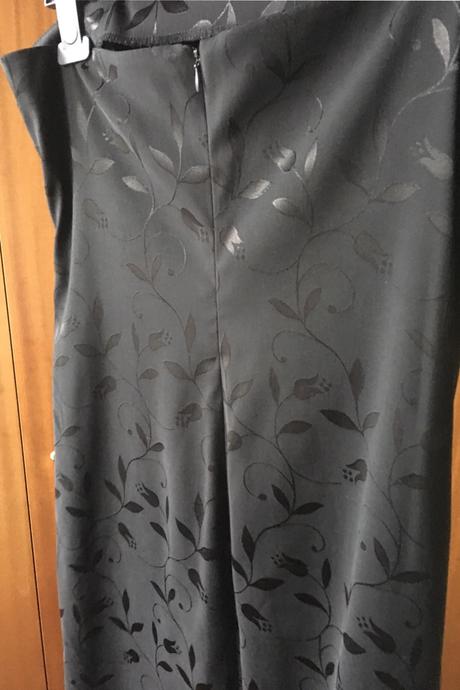 Spoločenské šaty, 40