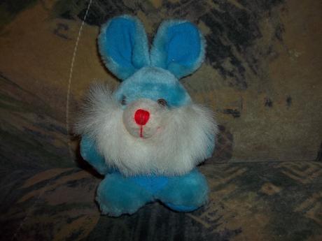 Hračky - látkové, plyšové a aj na zavesenie, 