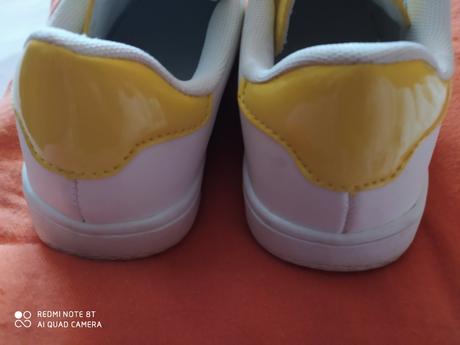 Dievčenské tenisky, 33