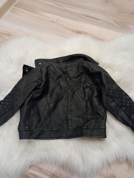 Kožená bunda, 104