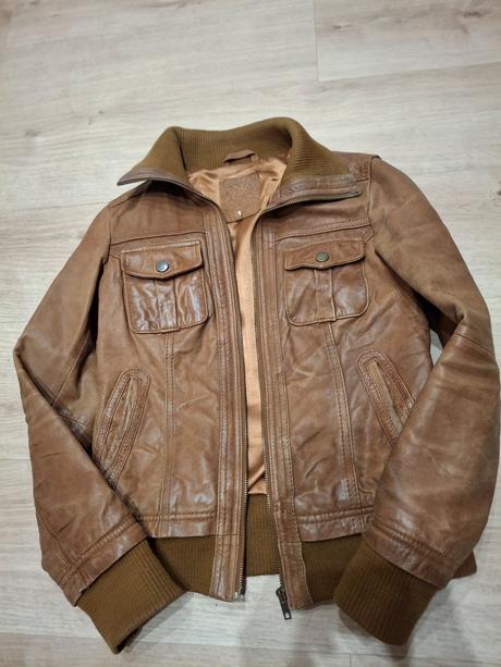 Bunda z pravej kože veľkosť s, stradivarius,s