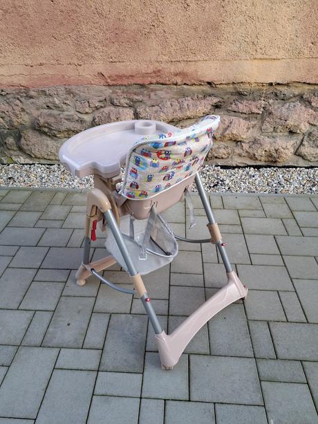 Detská jedálenská stolička, 