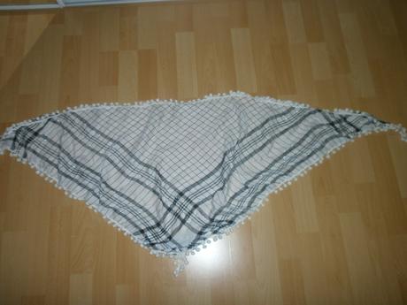 Čiernobiela šatka na krk, <50