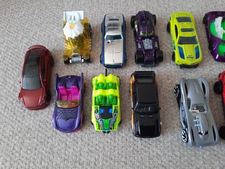 Autíčka hot wheels, 