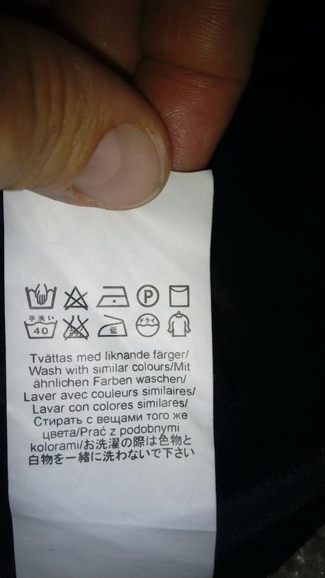 Saténové šaty, 42