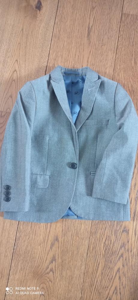 Oblek pre chlapca, 98