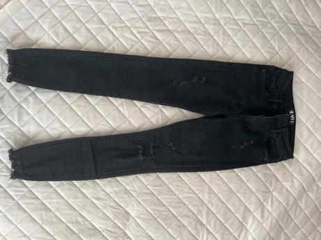 Čierne skinny rifle, s