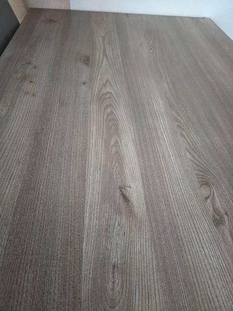 Jedalensky stol a stolicky, 