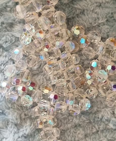 Vintage náhrdelník so sklenených korálkov, 