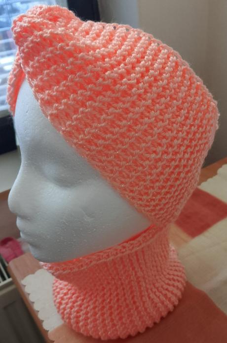 Čelenka s nákrčníkom, 