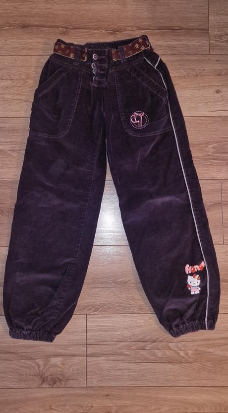 Fialové menžestráky, 152