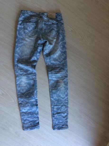 Fb ,,čipkované" rifle, fishbone,m