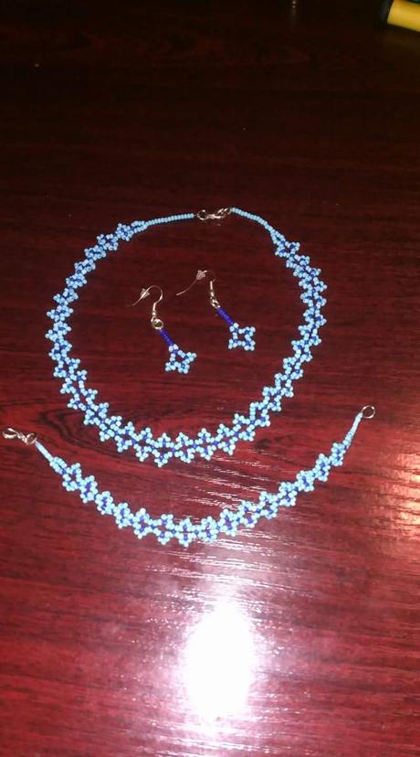 Komplet nahrdelnik,naramok,nausnice,